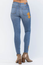 Load image into Gallery viewer, Judy Blue 70’s Patch Jeans
