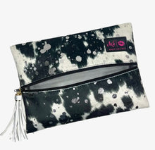 Load image into Gallery viewer, Make-Up Junkie Medium Bag

