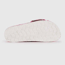 Load image into Gallery viewer, Muk Luks Island Tiki Sandals

