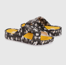 Load image into Gallery viewer, Muk Luks Spa Day Sandal
