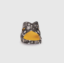 Load image into Gallery viewer, Muk Luks Spa Day Sandal
