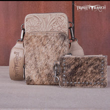 Load image into Gallery viewer, Trinity Ranch Hair-On Tooled Phone Purse
